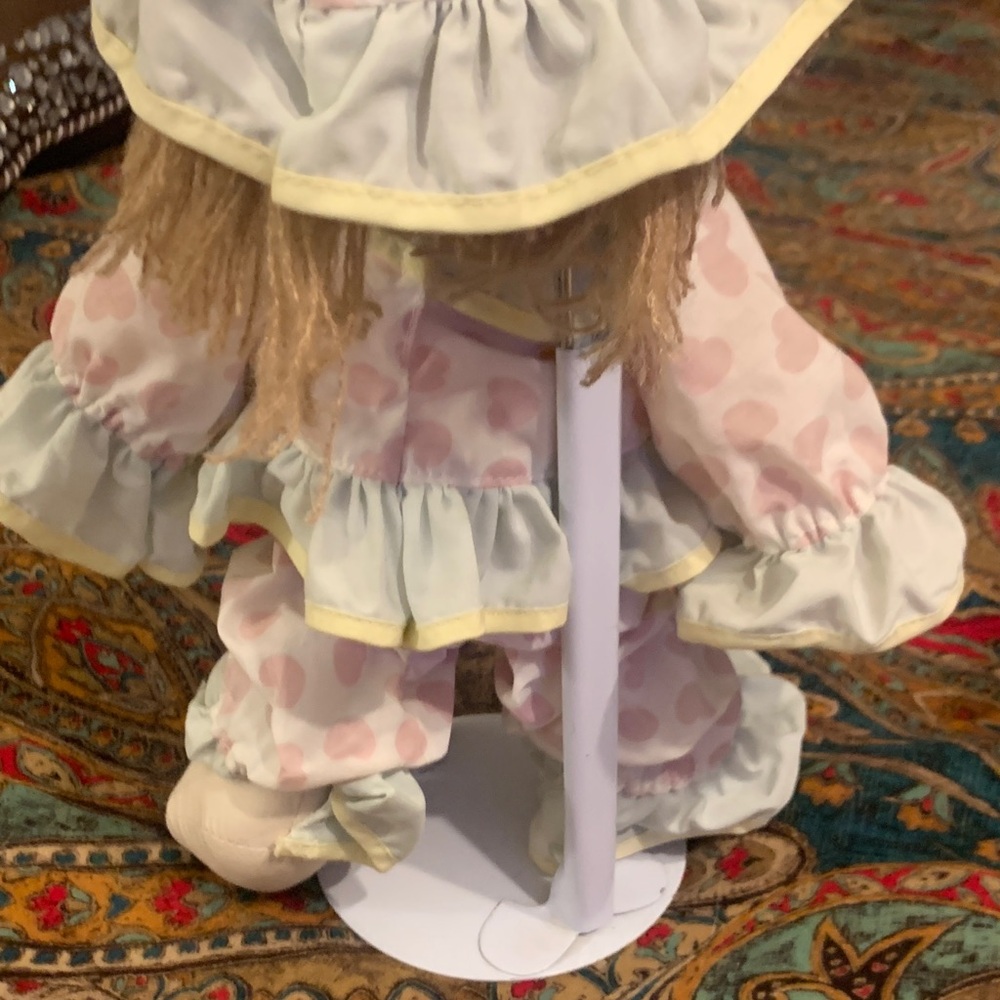 Precious Moments soft body clown Doll with Ruffled Bonnet. Locket & stand. - Picture 7 of 10